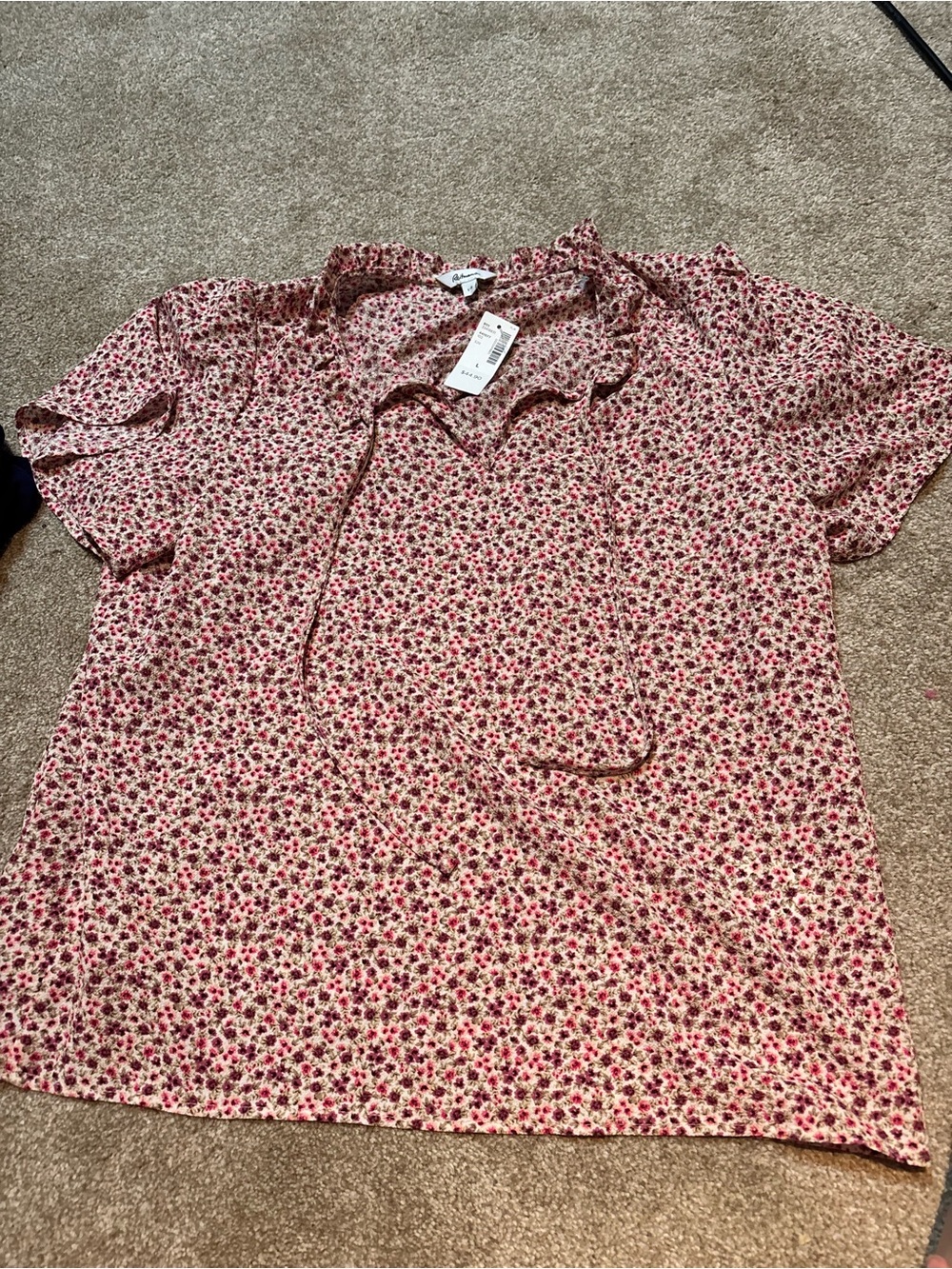 NWT Reitmans Floral Tie-Neck Short Sleeve Blouse
